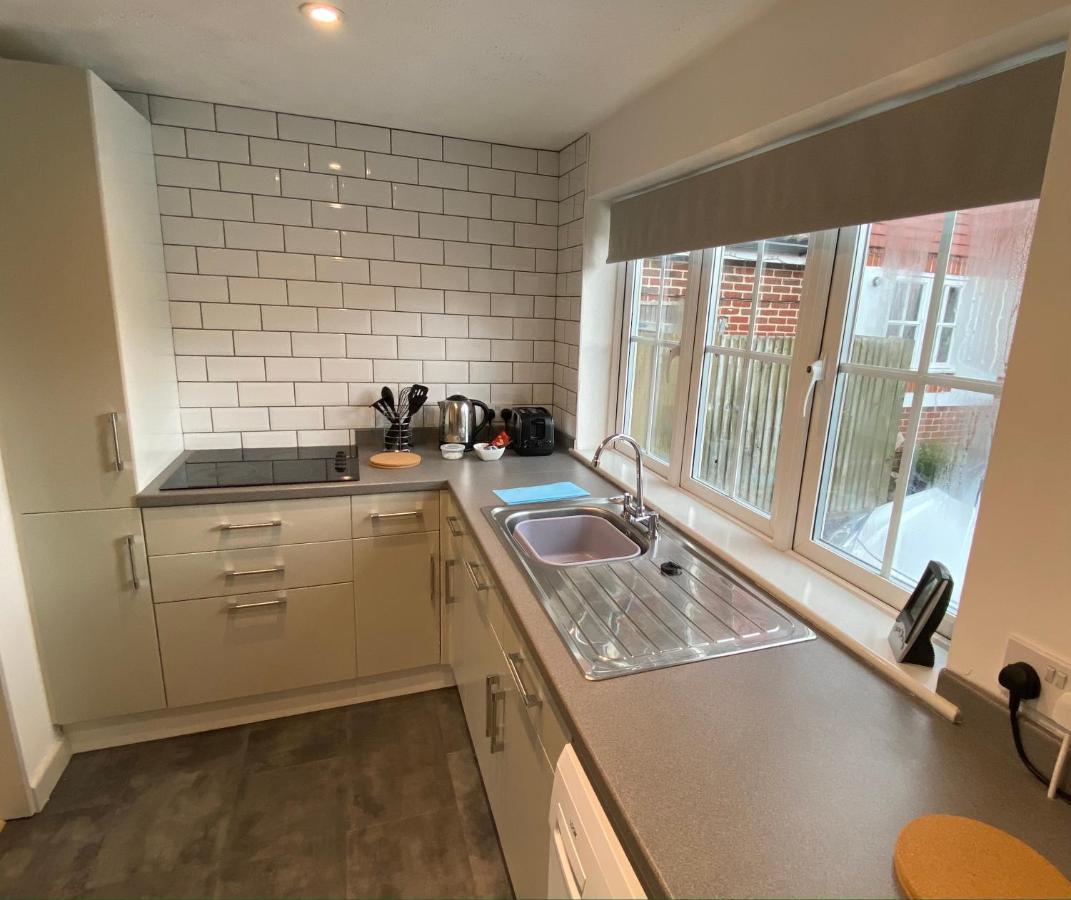 Southwater The Drum Room Holiday Apartment Near Horsham المظهر الخارجي الصورة