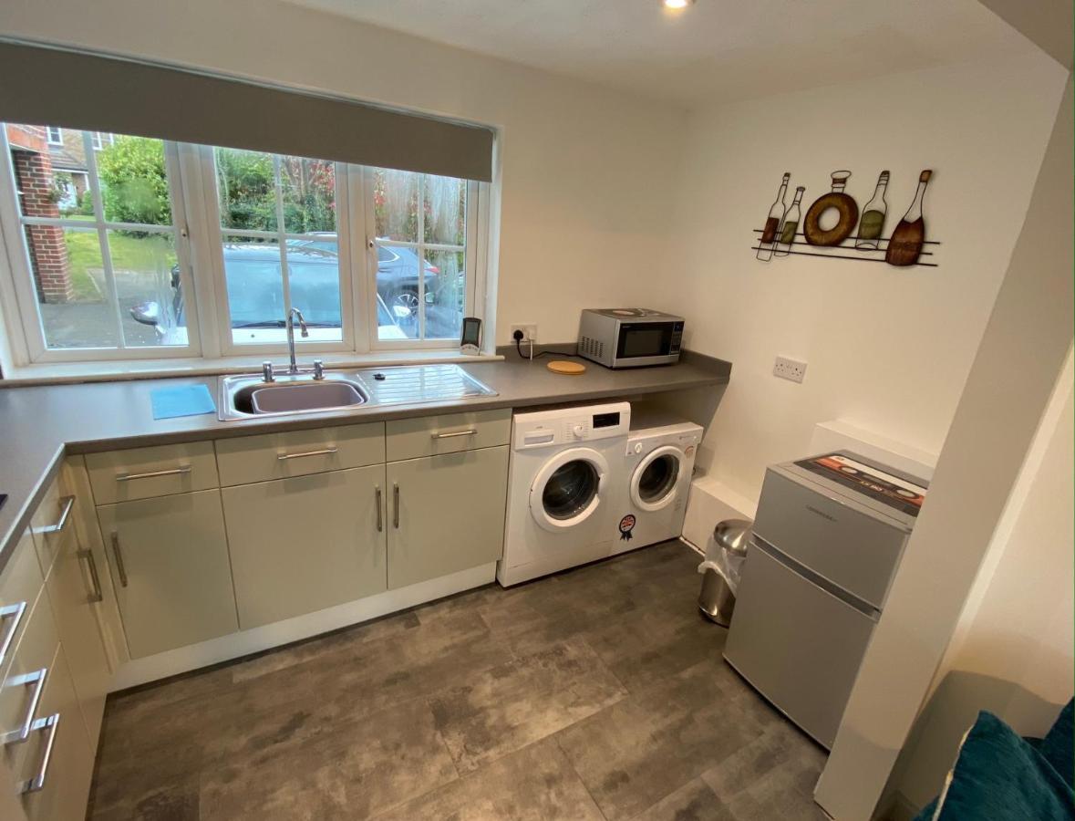 Southwater The Drum Room Holiday Apartment Near Horsham المظهر الخارجي الصورة