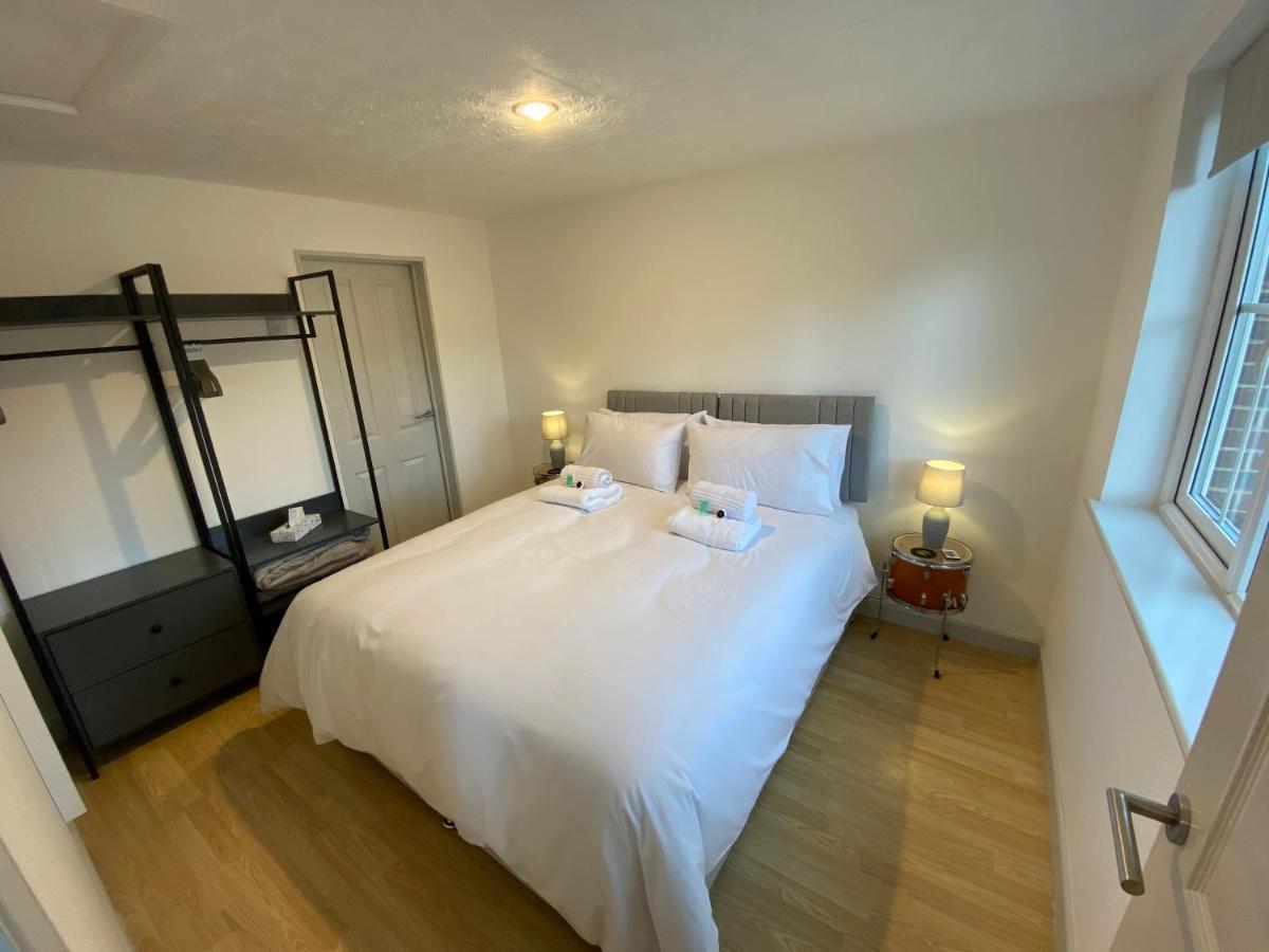 Southwater The Drum Room Holiday Apartment Near Horsham المظهر الخارجي الصورة